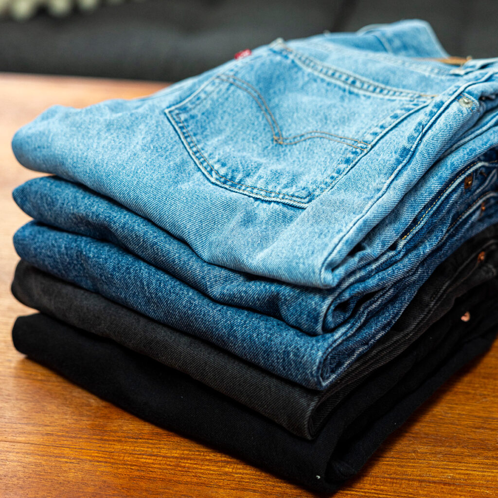 Det er mye Levi’s i klesskapet til Hege, det er favorittmerket når det kommer til jeans. Du finner mest av modellene 501, 501 90’s og Baggy Dad.